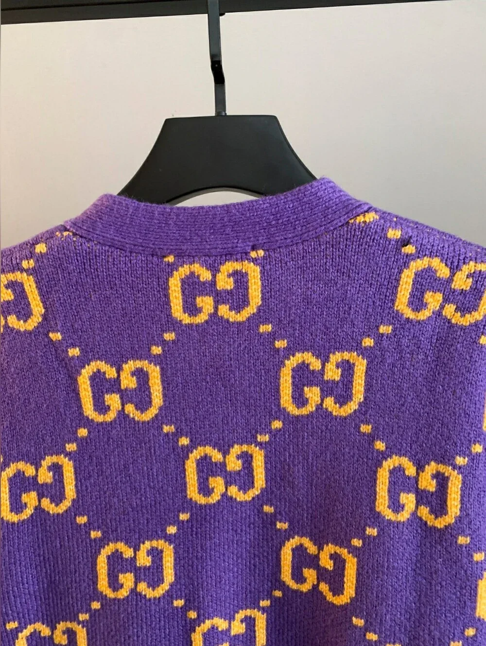 GUCCI Purple Logo Jacquard V-Neck Cardigan